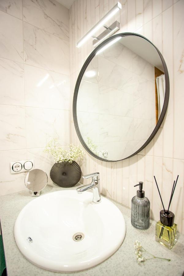Luxury Apartment With 2 Bedrooms In The City Center Mykolajiv Exteriér fotografie